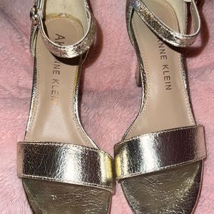 AK Anne Klein heals